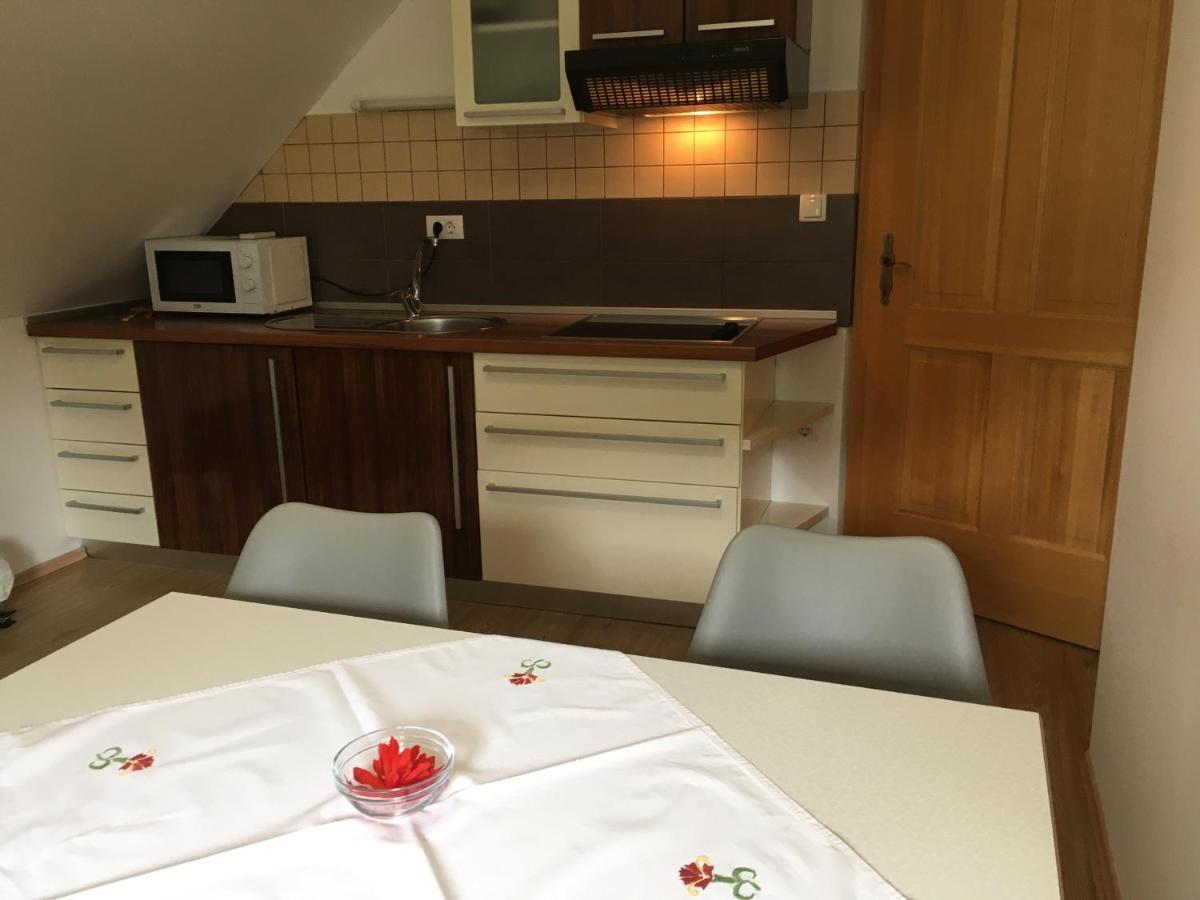 Gorenja Vas  Apartments Pri Bostjanovcu מראה חיצוני תמונה