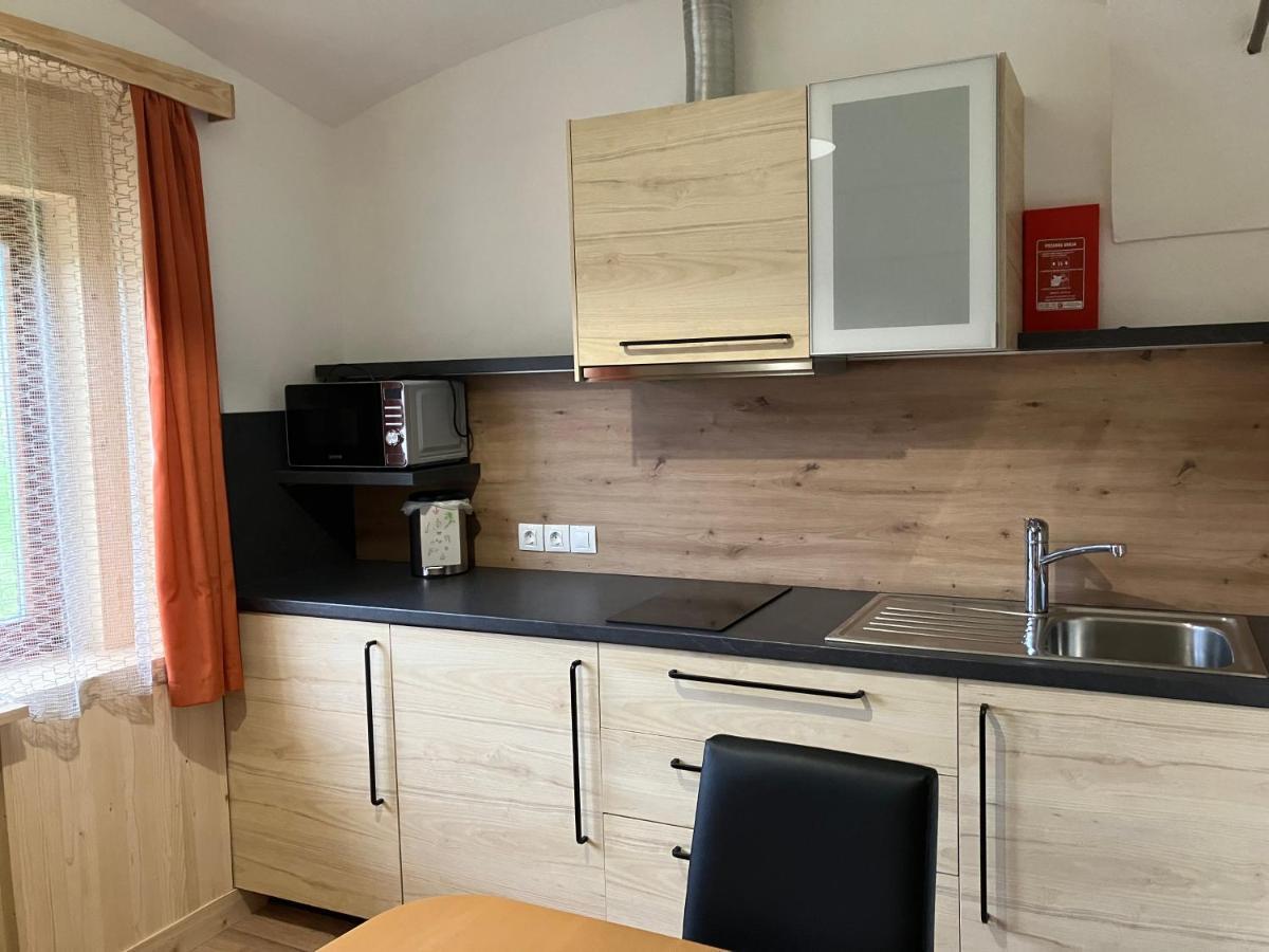 Gorenja Vas  Apartments Pri Bostjanovcu מראה חיצוני תמונה