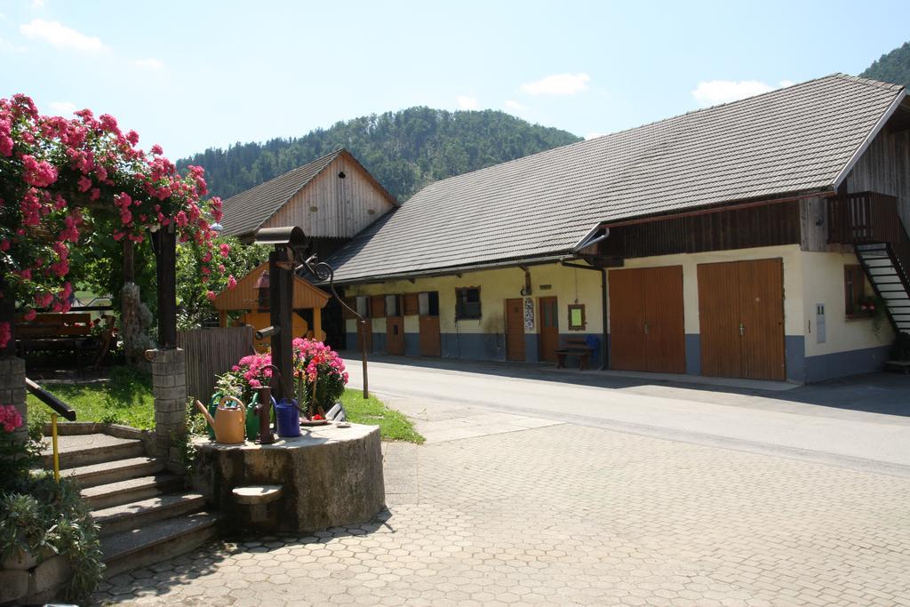 Gorenja Vas  Apartments Pri Bostjanovcu מראה חיצוני תמונה