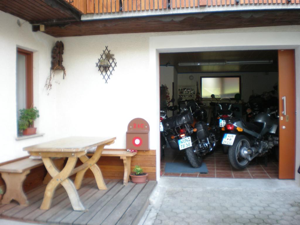 Gorenja Vas  Apartments Pri Bostjanovcu מראה חיצוני תמונה