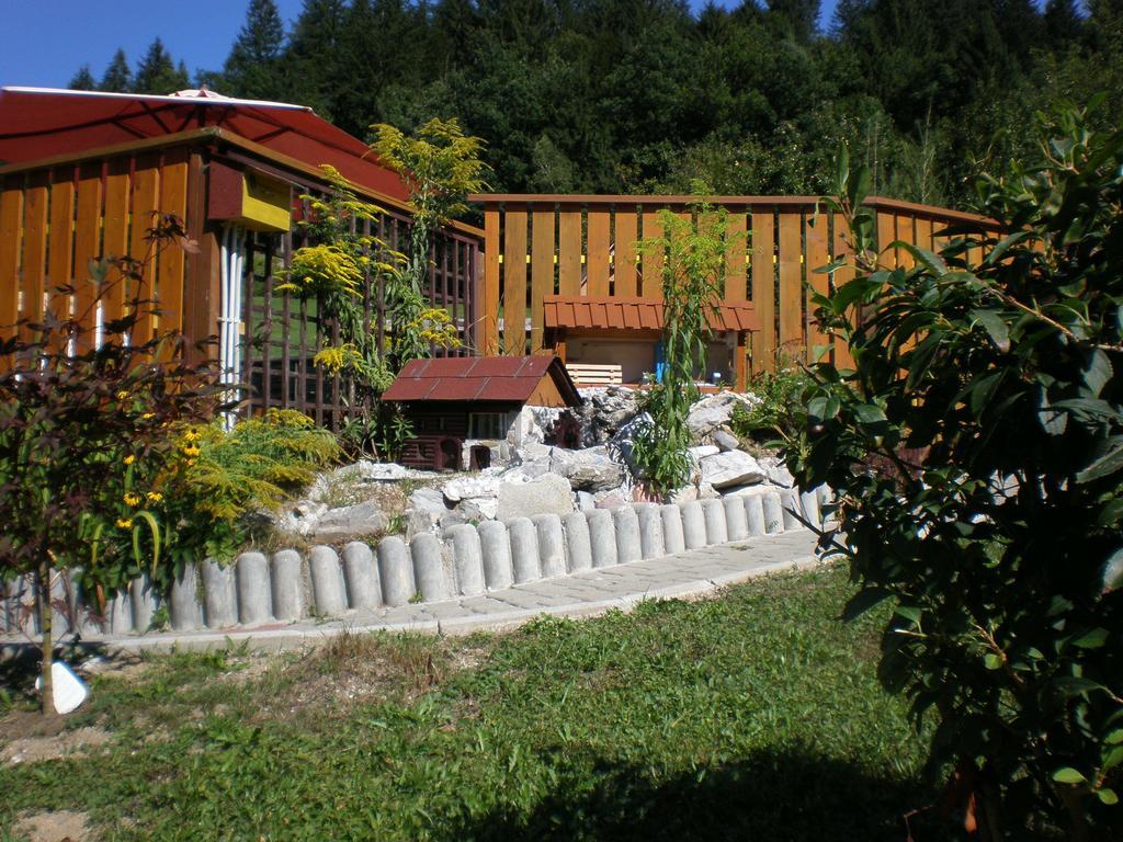 Gorenja Vas  Apartments Pri Bostjanovcu מראה חיצוני תמונה